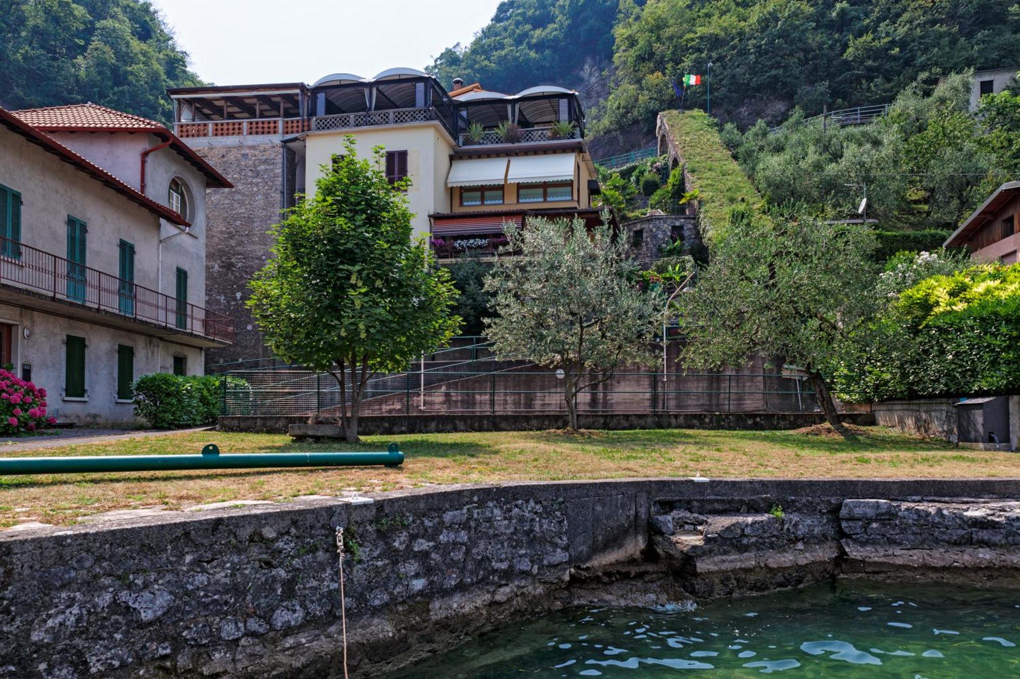 Studio Zu - Lakeside Apartment Riva di Solto Ngoại thất bức ảnh