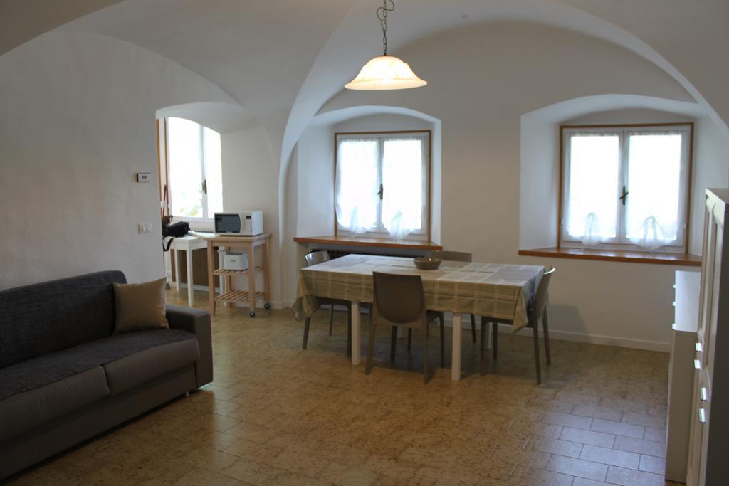 Studio Zu - Lakeside Apartment Riva di Solto Ngoại thất bức ảnh